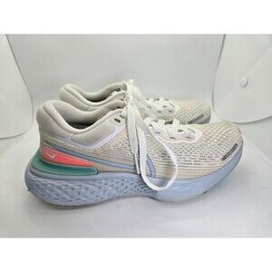 Nike ZoomX Invincible Run Flyknit 2 Shoes Women's 7 White Running Road Sneakers